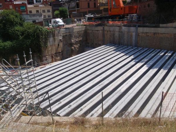 Estación de metro para L5 en Plaza d’Isop, Barcelona — 19
