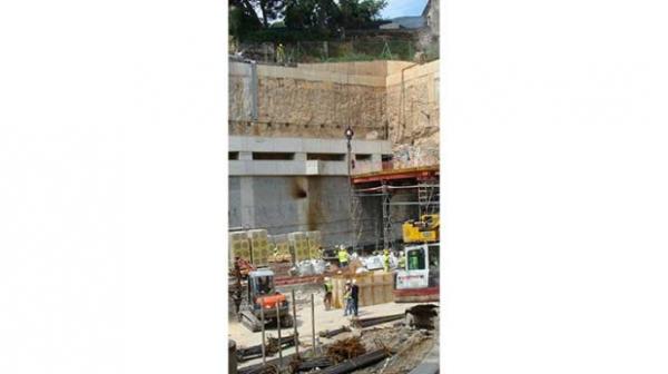 Estación de metro para L5 en Plaza d’Isop, Barcelona — 4