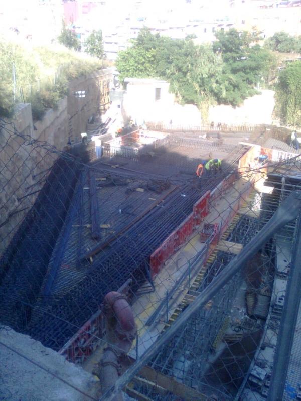 Estación de metro para L5 en Plaza d’Isop, Barcelona — 12