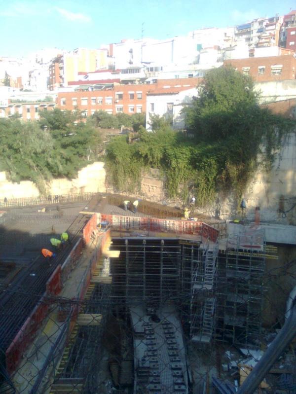 Estación de metro para L5 en Plaza d’Isop, Barcelona — 13