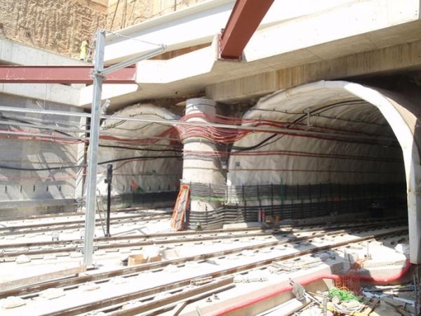 Estación de metro para L5 en Plaza d’Isop, Barcelona — 16