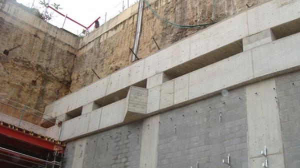 Estación de metro para L5 en Plaza d’Isop, Barcelona — 11